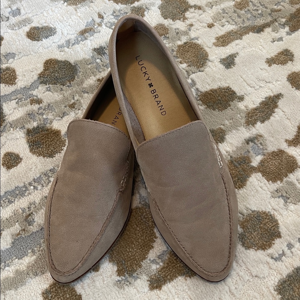 Lucky Brand Women’s Beige Leather Slip-On Loafers